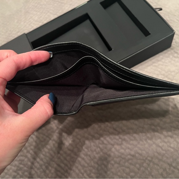 Used Hugo Boss Wallet - Picture 5 of 8